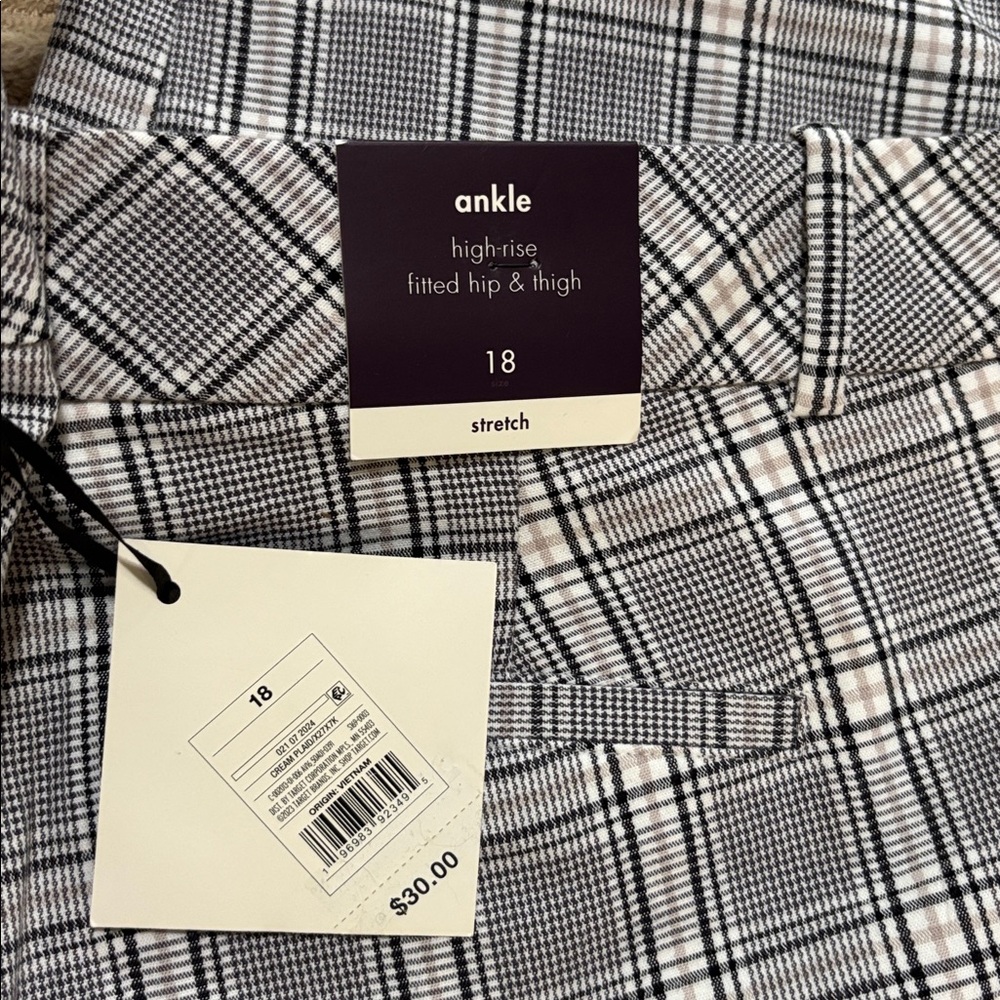 Ava & Viv cream plaid ankle pants, size 18, NWT. - Picture 11 of 13